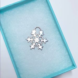 💯Authentic Tiffany & Co. Snowflake Charm